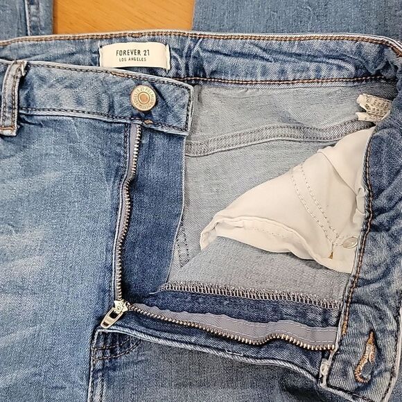 Forever 21 destructed floral jeans Size 31 - Picture 9 of 14